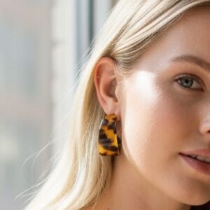 American Eagle Tortoiseshell Acrylic Hoop Earrings